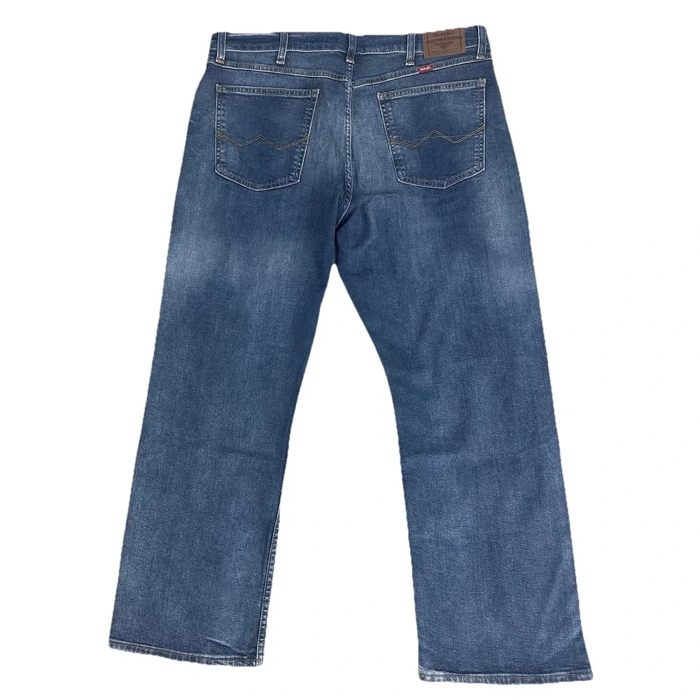 Wrangler‎ Men's Relaxed Boot Leg Opening Free To Stretch Denim Jeans 38X30 New